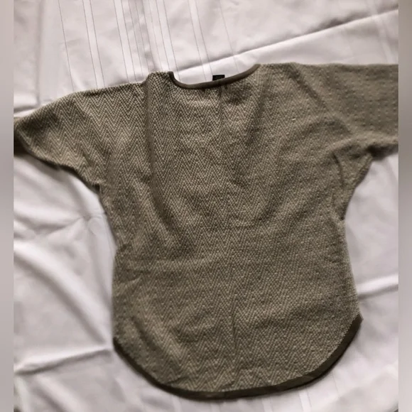 Oatmeal Patterned Batwing Sweater - Picture 9 of 13